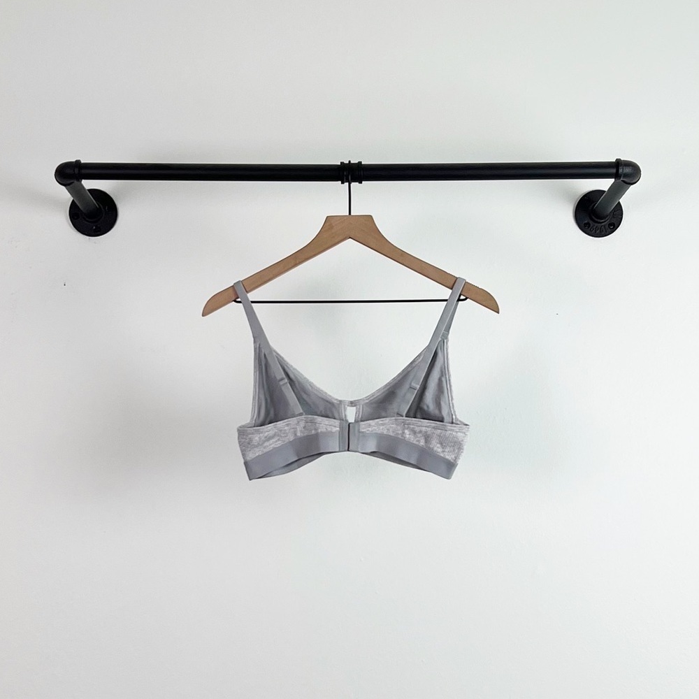 NEW Aerie Ribbed Keyhole Triangle Bralette in Grey - Picture 7 of 8